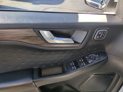 2020 Ford Escape Titanium Hybrid