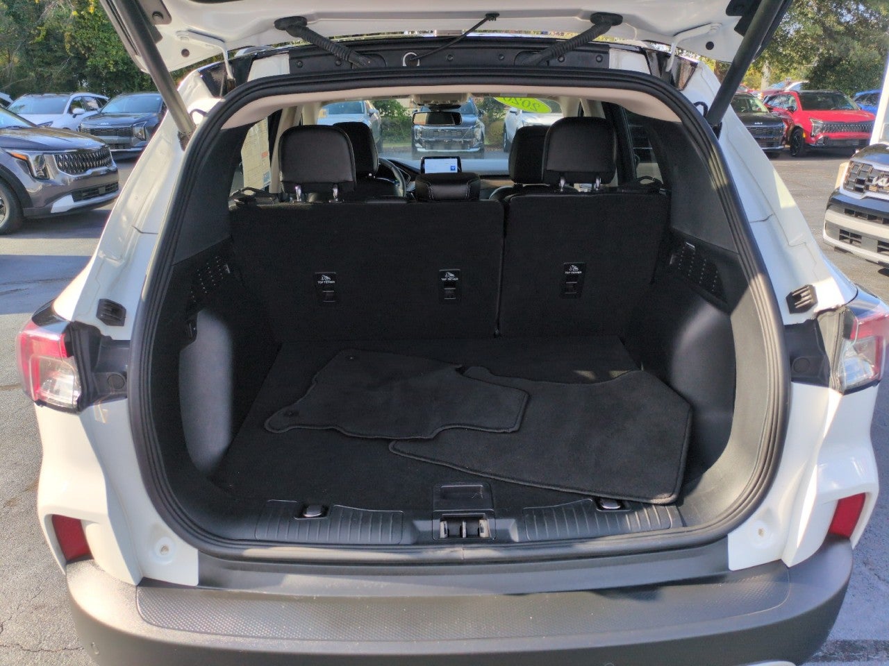 2020 Ford Escape Titanium Hybrid
