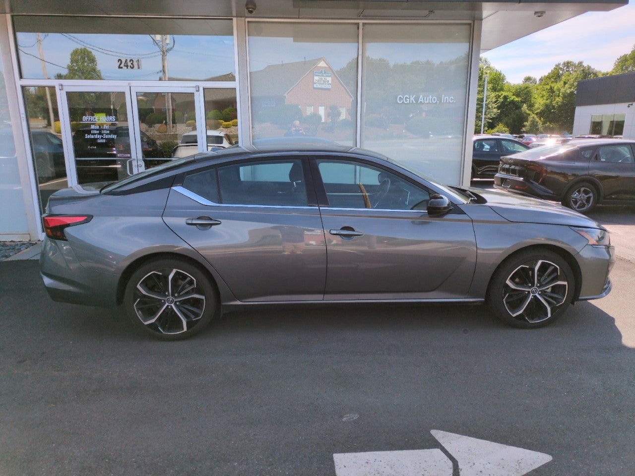 2025 Nissan Altima SR