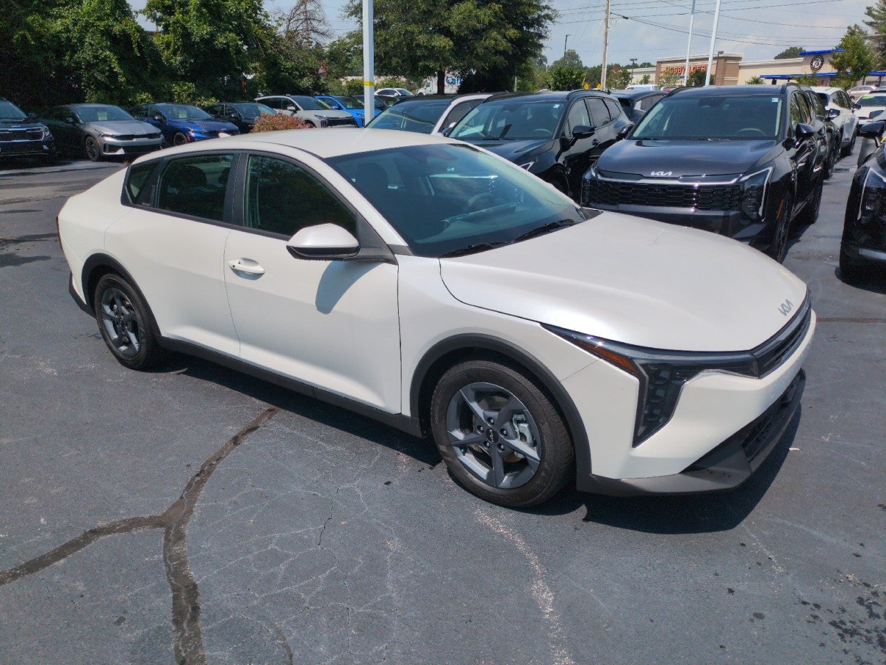2026 Kia K4 LX