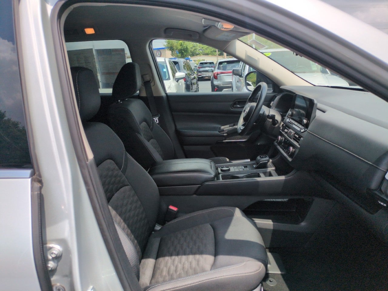 2023 Nissan Pathfinder S