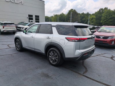 2023 Nissan Pathfinder S
