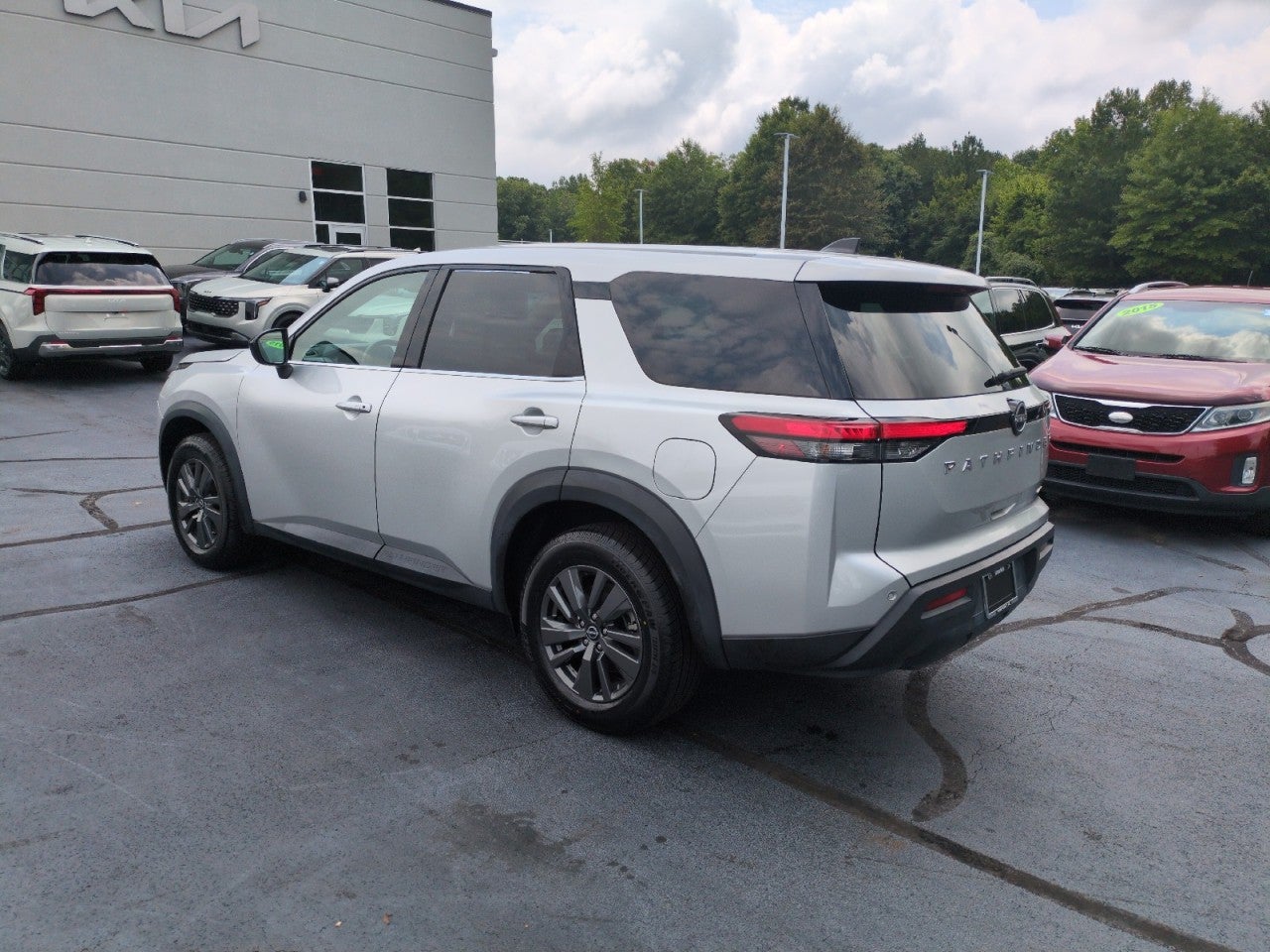 2023 Nissan Pathfinder S