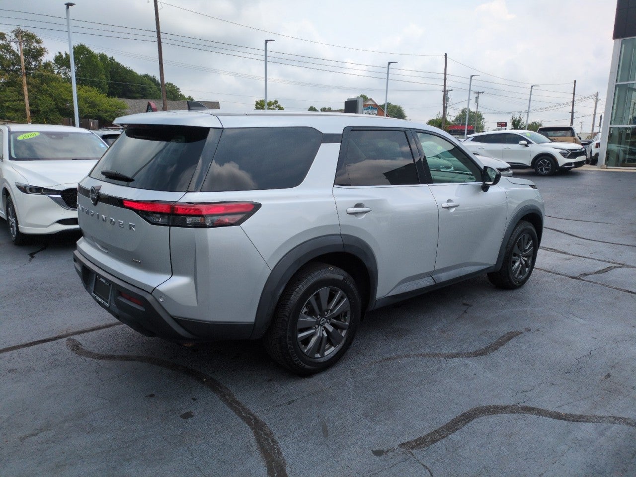 2023 Nissan Pathfinder S