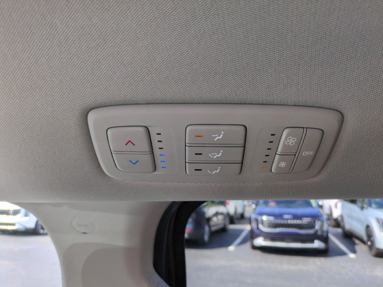 2023 Kia Carnival LX