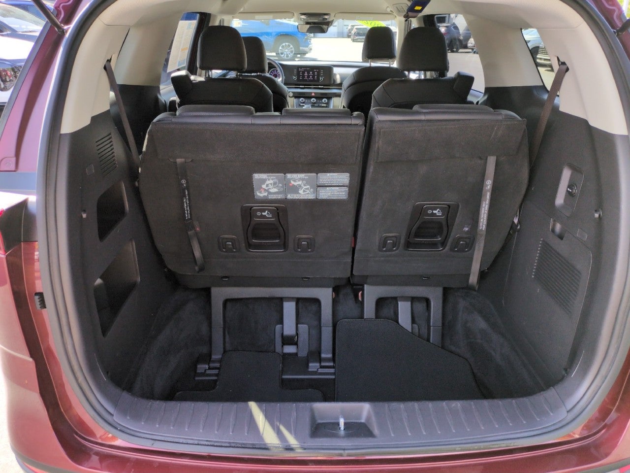 2023 Kia Carnival LX