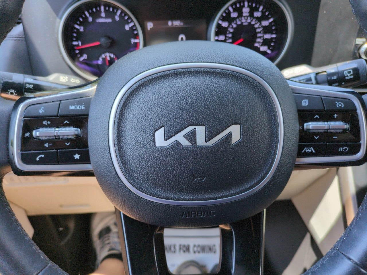 2024 Kia Carnival LX