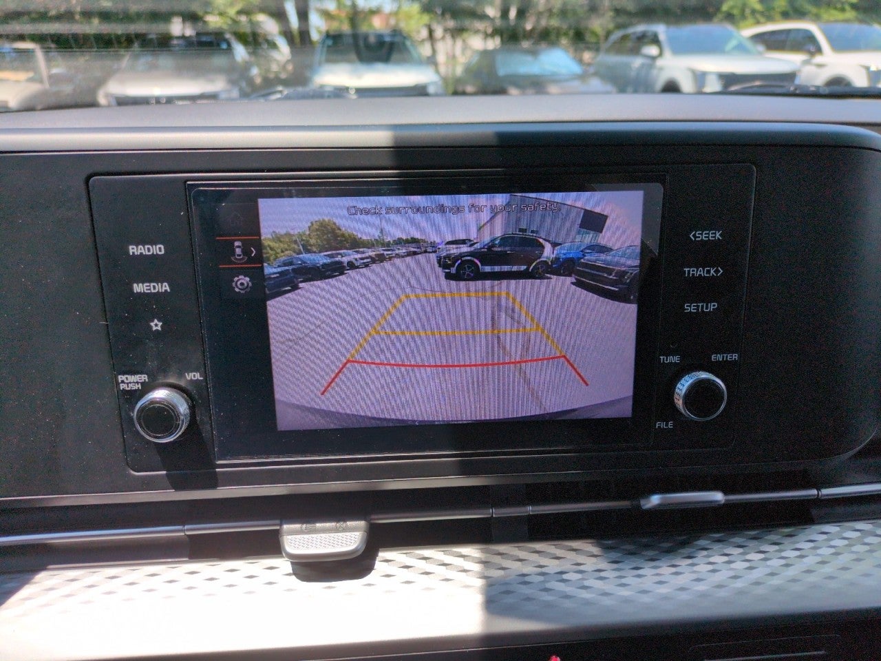 2024 Kia Carnival LX