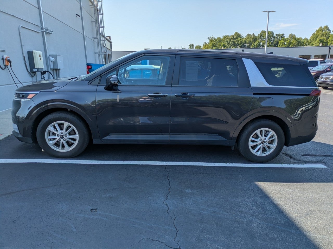 2024 Kia Carnival LX