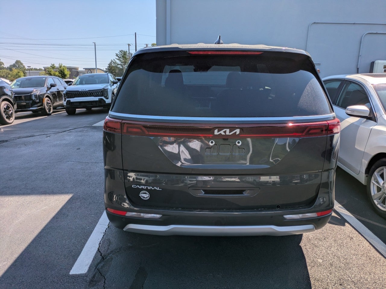 2024 Kia Carnival LX