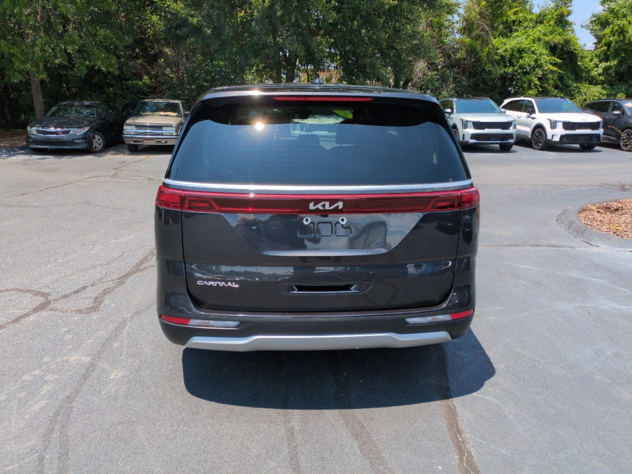 2024 Kia Carnival LX