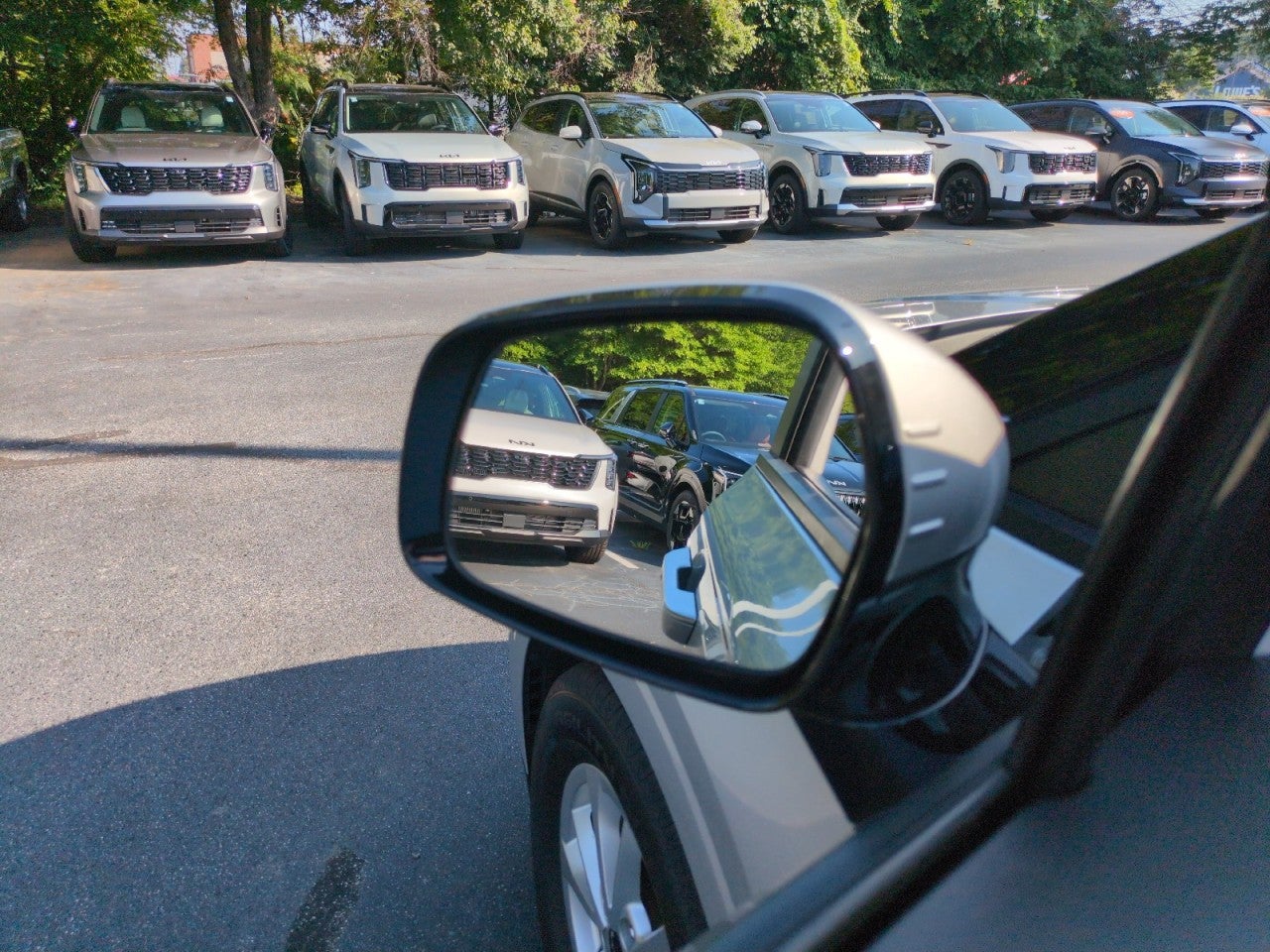 2023 Kia Carnival LX