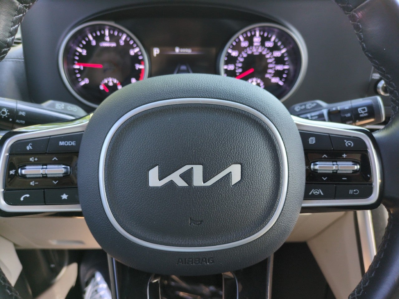 2023 Kia Carnival LX