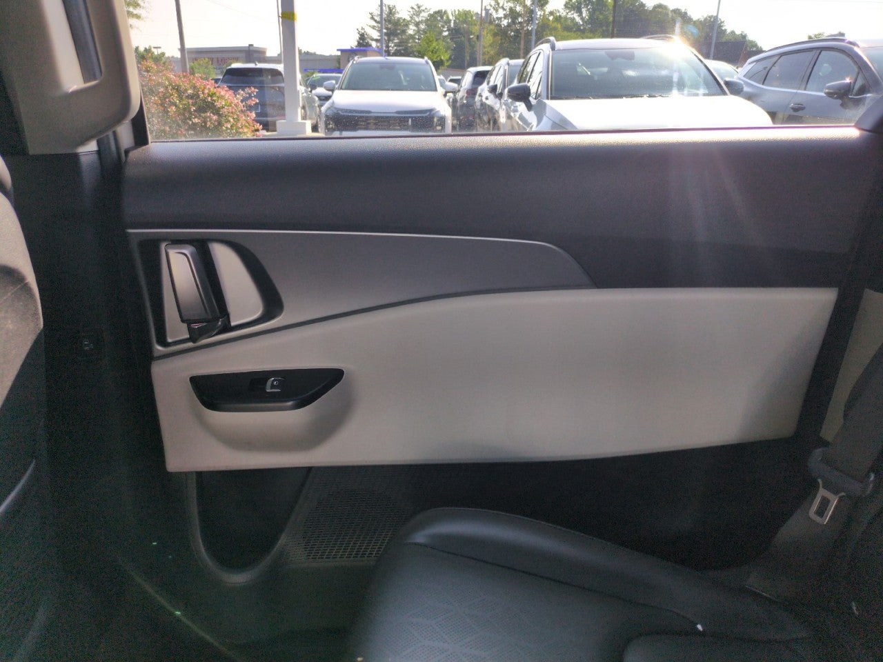 2023 Kia Carnival LX
