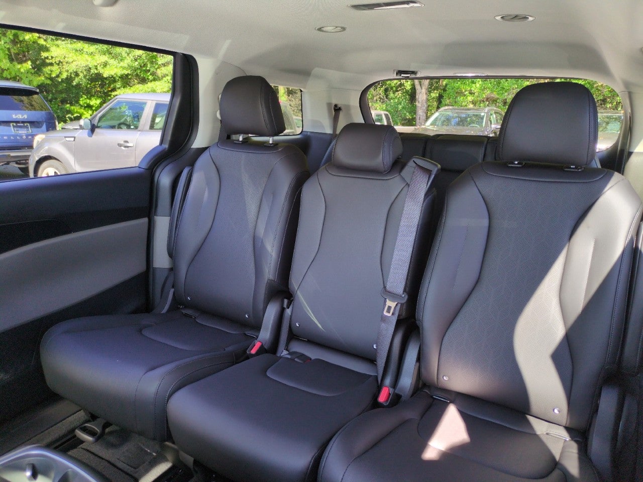 2027 Kia Carnival LXS