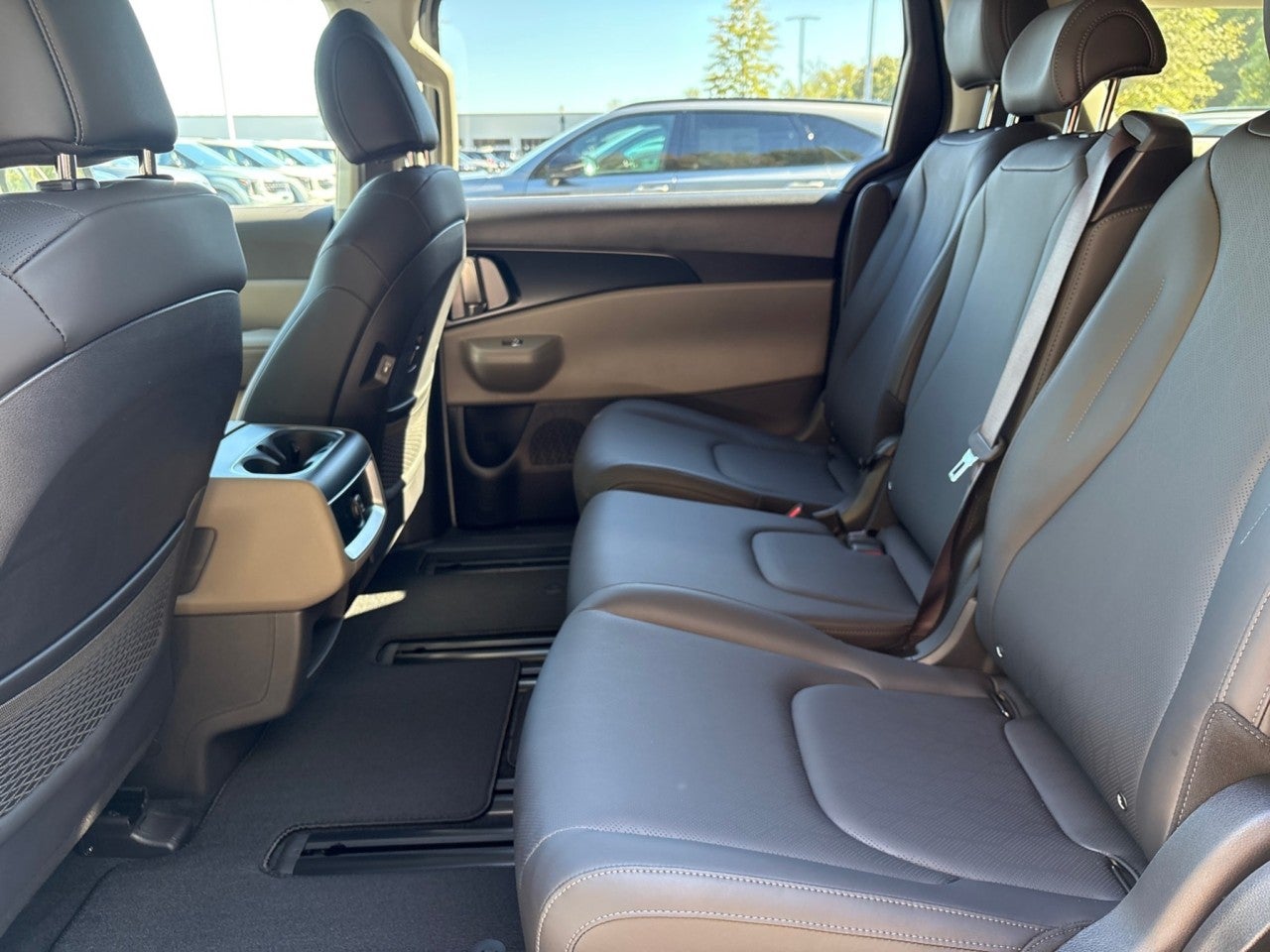 2027 Kia Carnival LXS