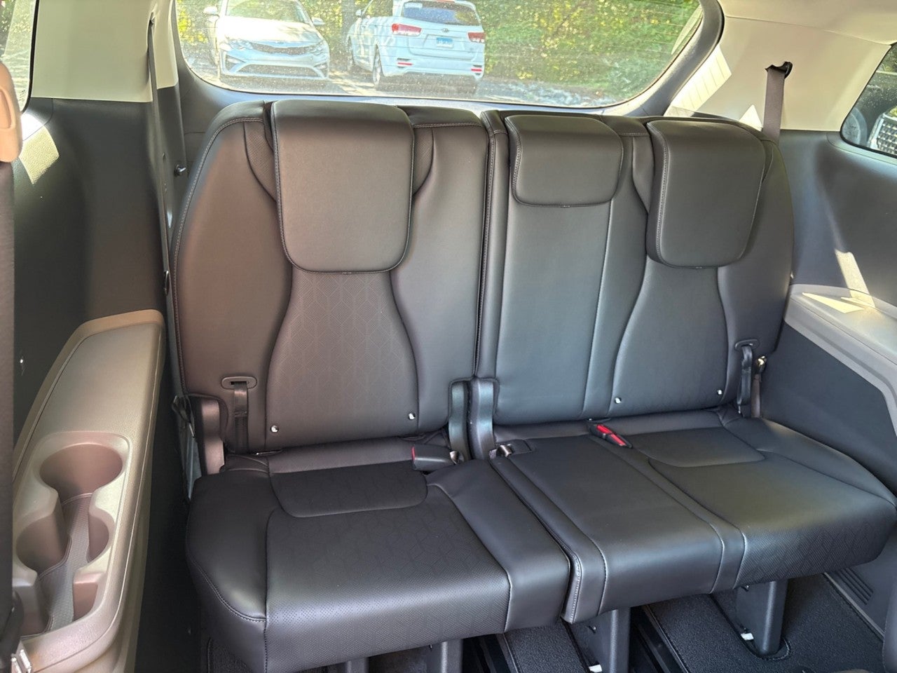 2027 Kia Carnival LXS