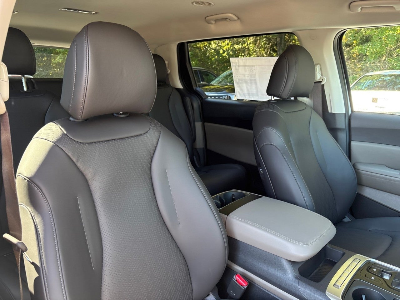 2027 Kia Carnival LXS