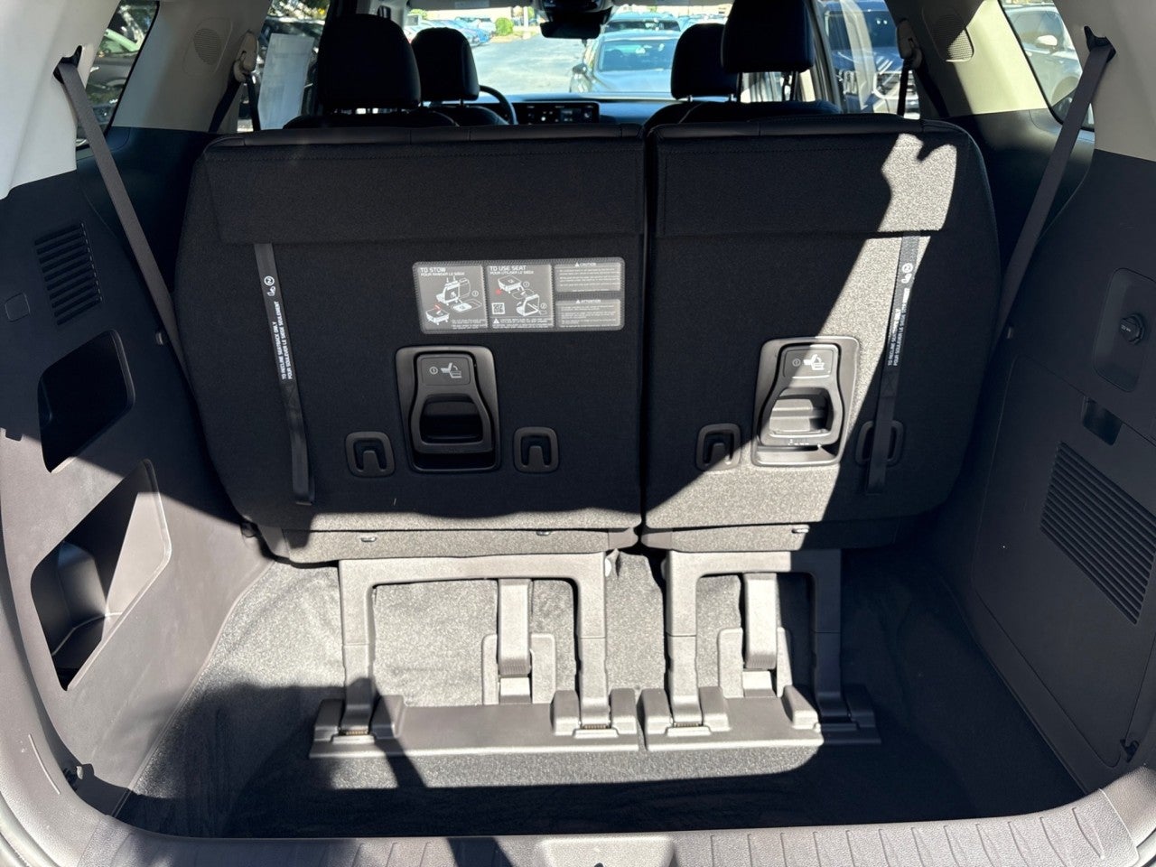 2027 Kia Carnival LXS