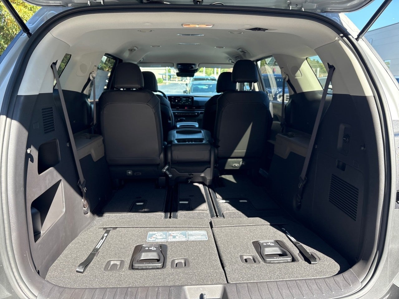 2027 Kia Carnival LXS