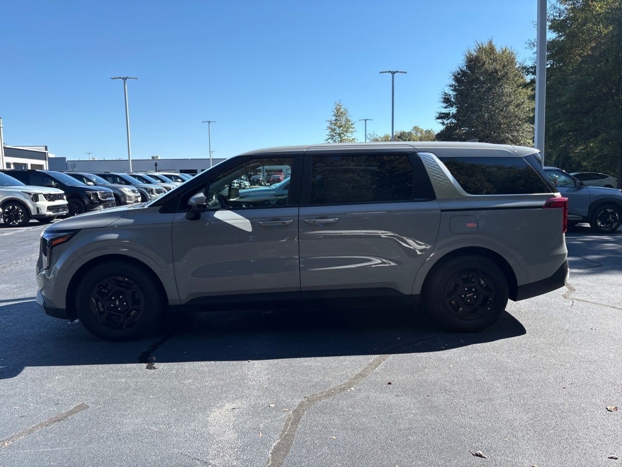 2027 Kia Carnival LXS