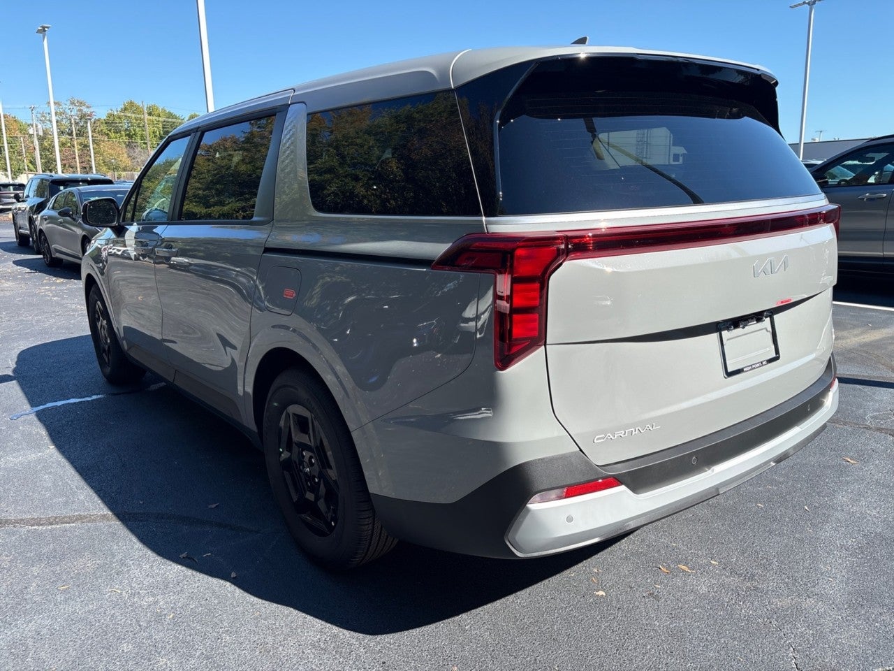 2027 Kia Carnival LXS