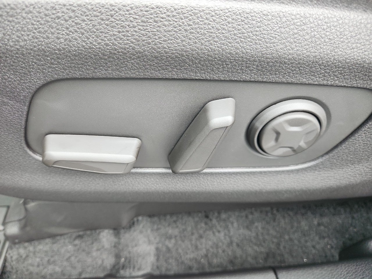 2027 Kia Carnival LXS