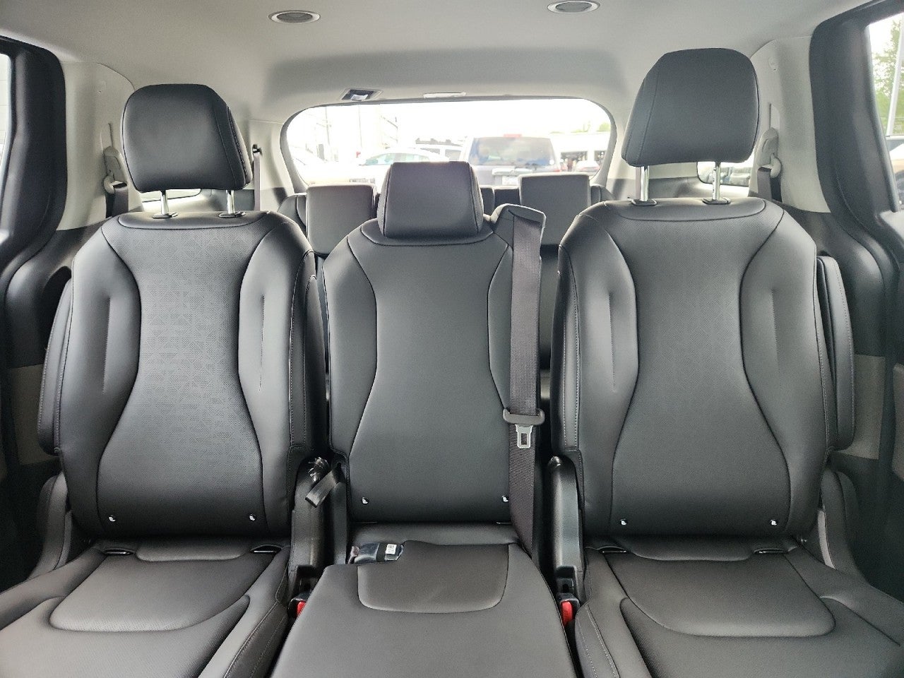 2027 Kia Carnival LXS