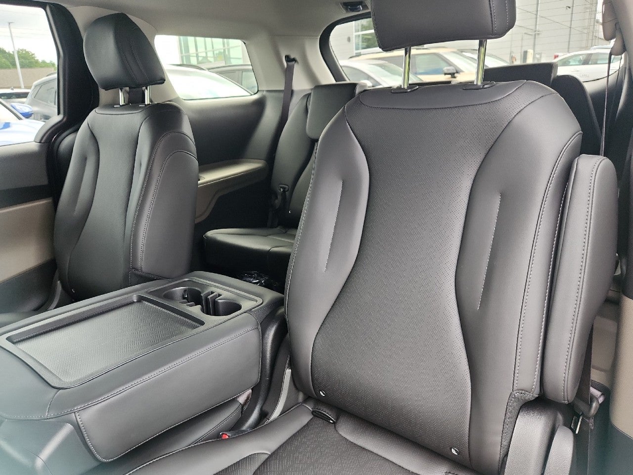 2027 Kia Carnival LXS