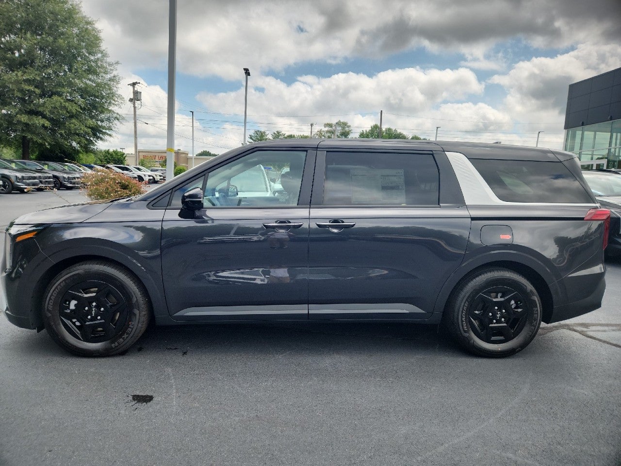 2027 Kia Carnival LXS