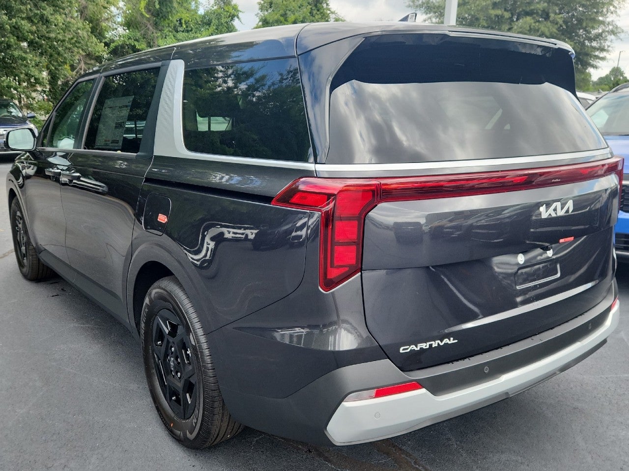 2027 Kia Carnival LXS