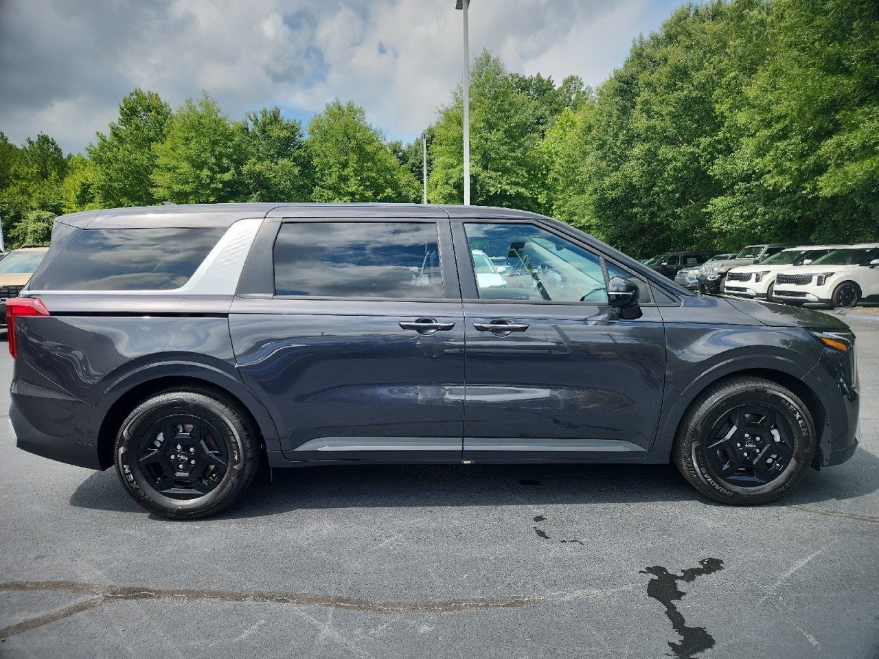 2027 Kia Carnival LXS