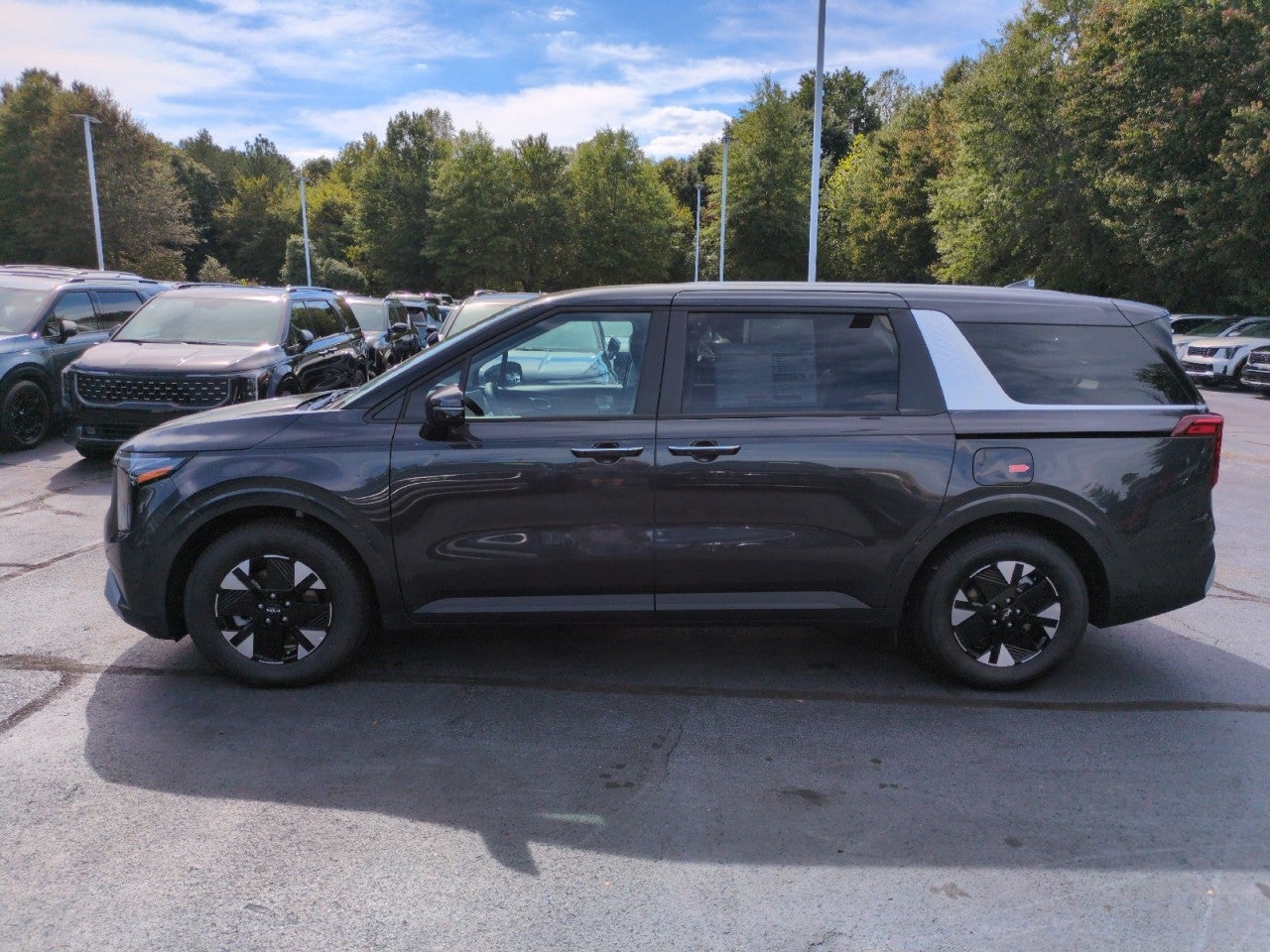 2027 Kia Carnival Hybrid LXS