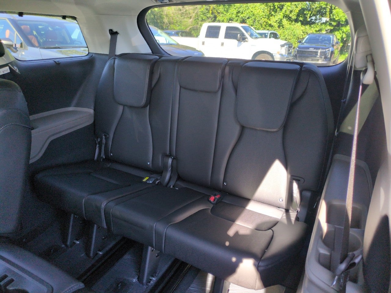 2027 Kia Carnival EX