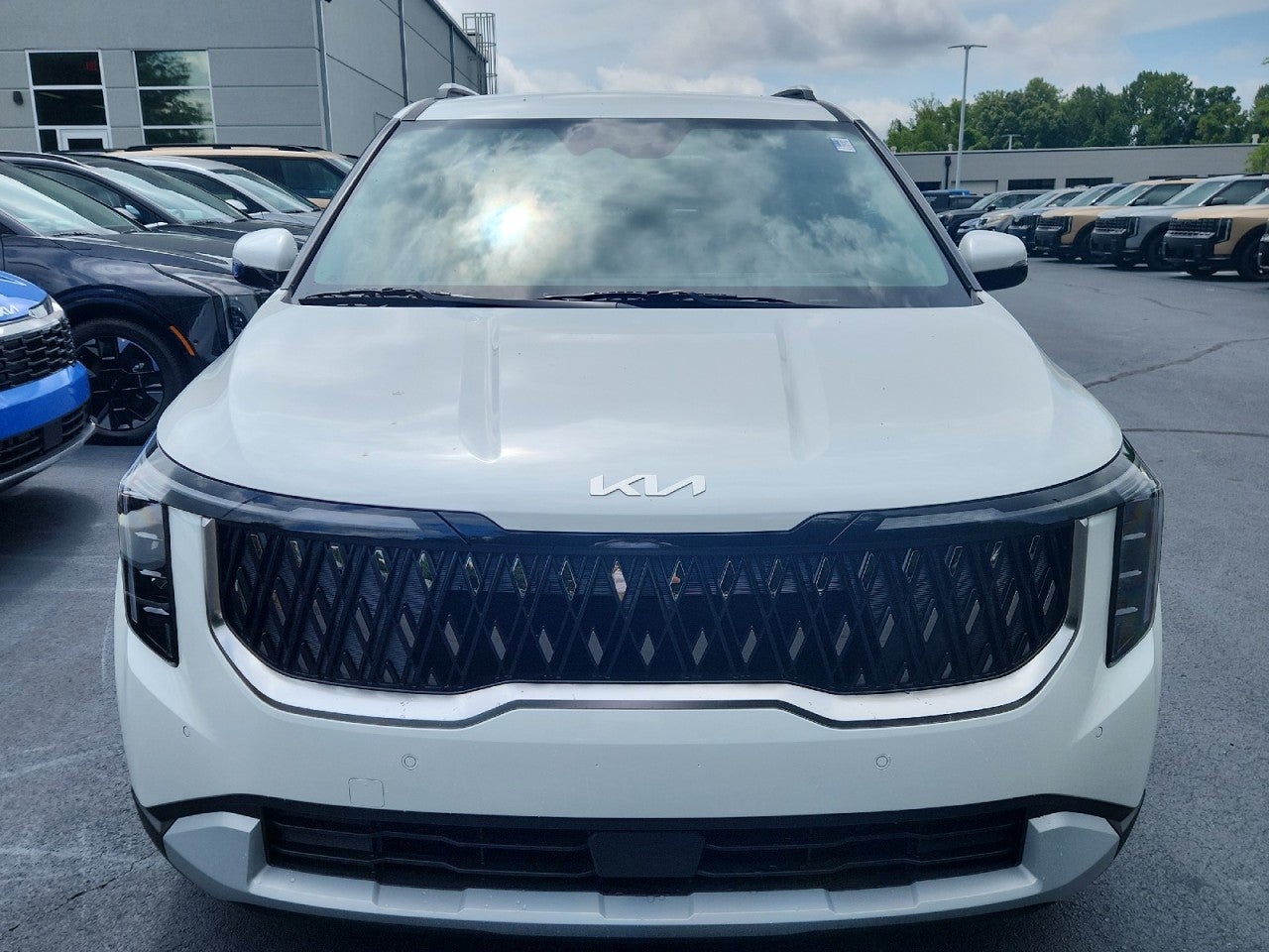 2027 Kia Carnival EX