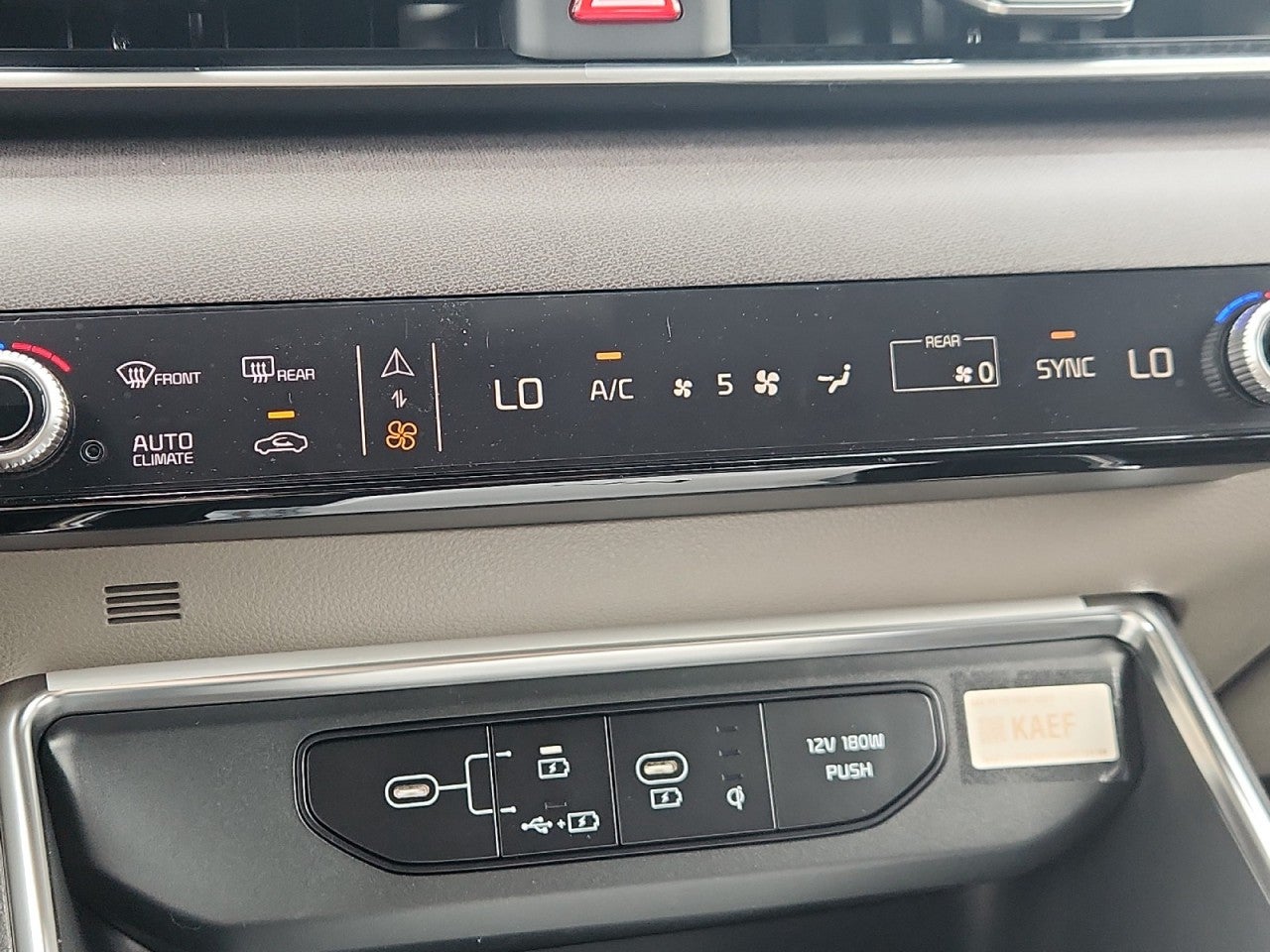 2027 Kia Carnival EX