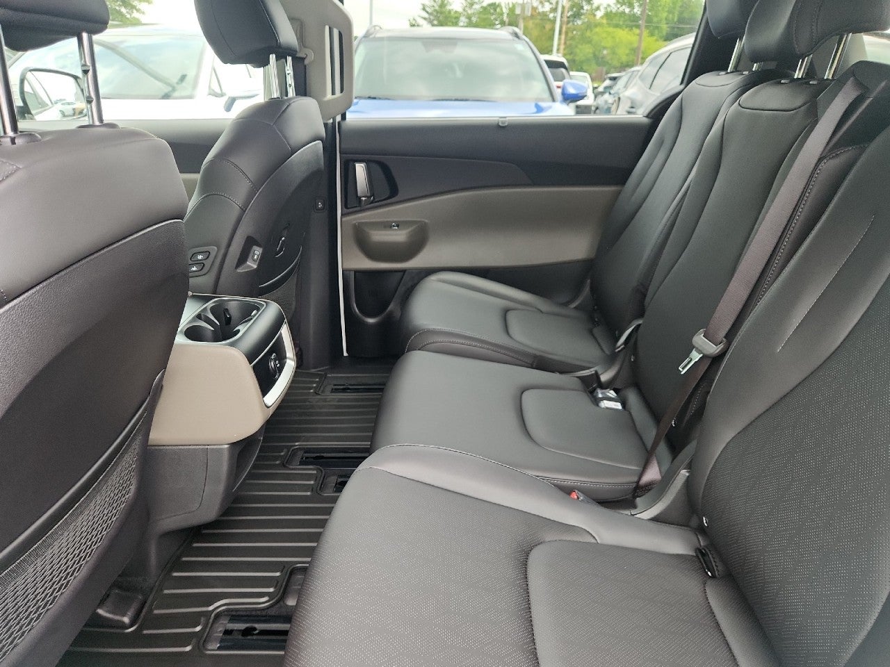 2027 Kia Carnival EX