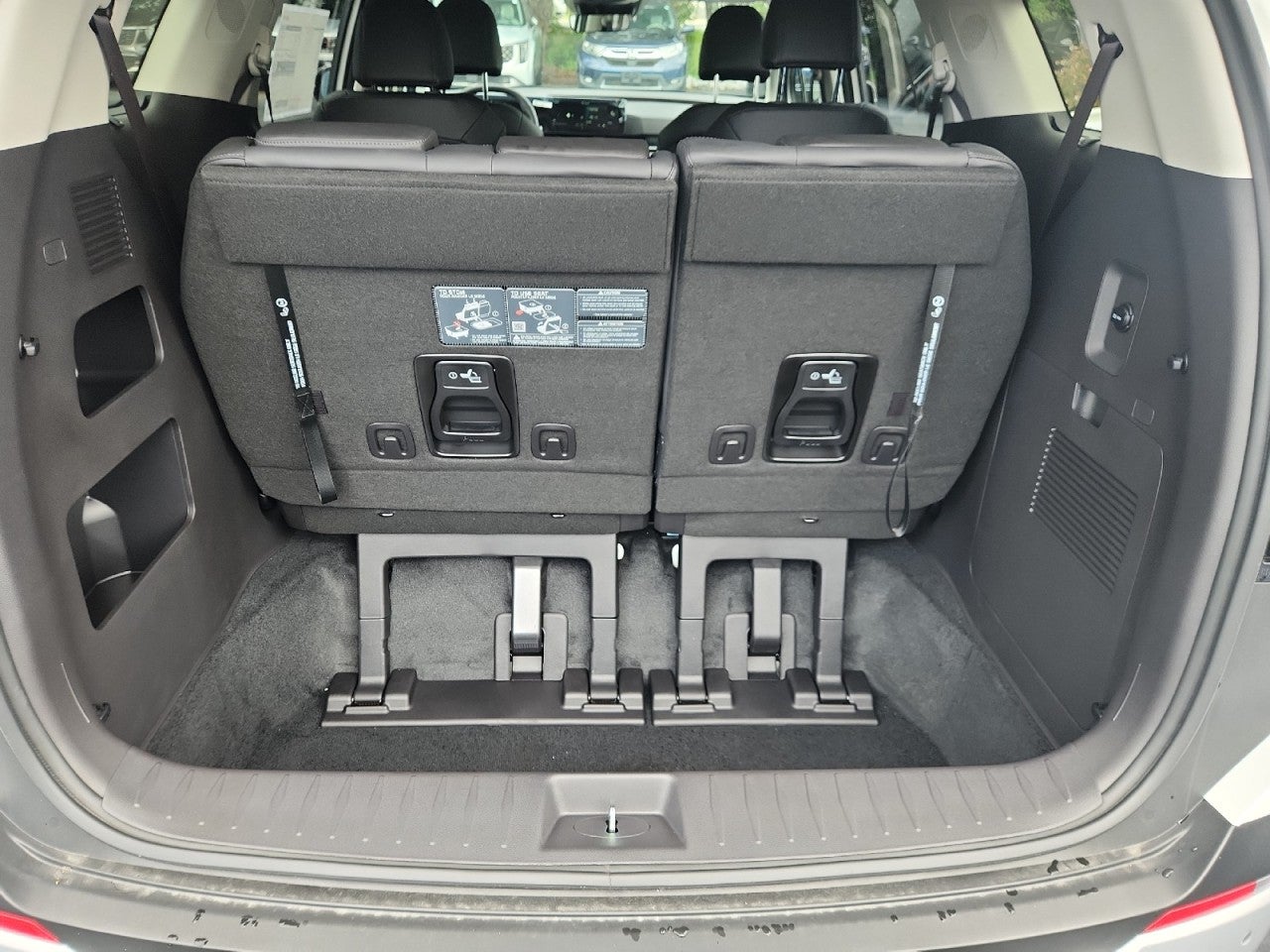 2027 Kia Carnival EX
