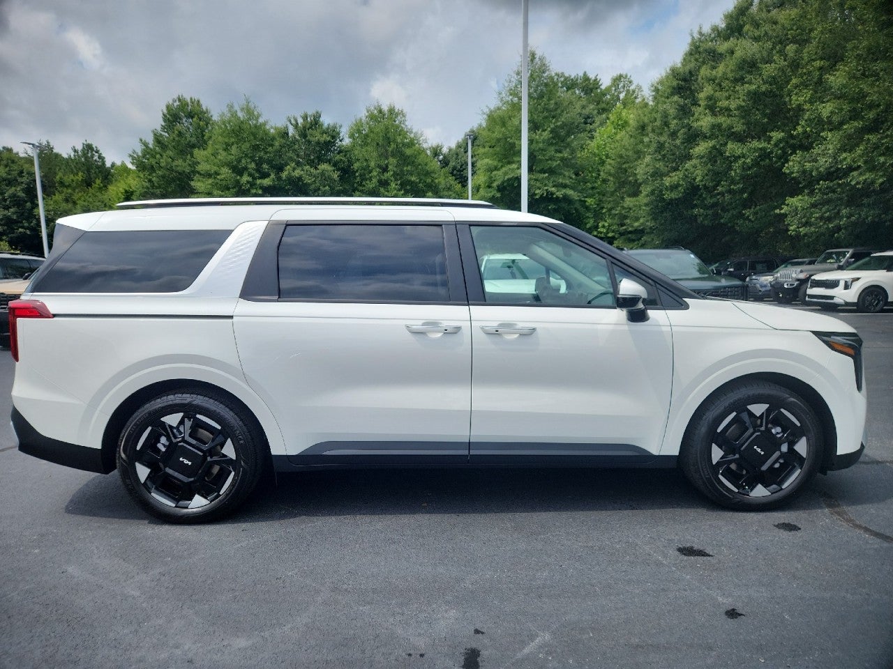 2027 Kia Carnival EX