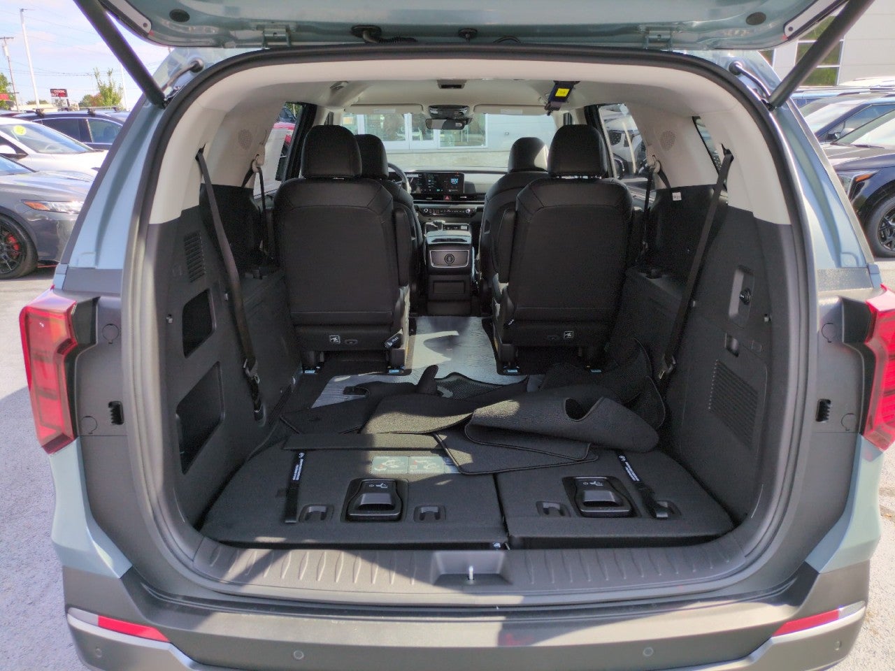 2027 Kia Carnival EX
