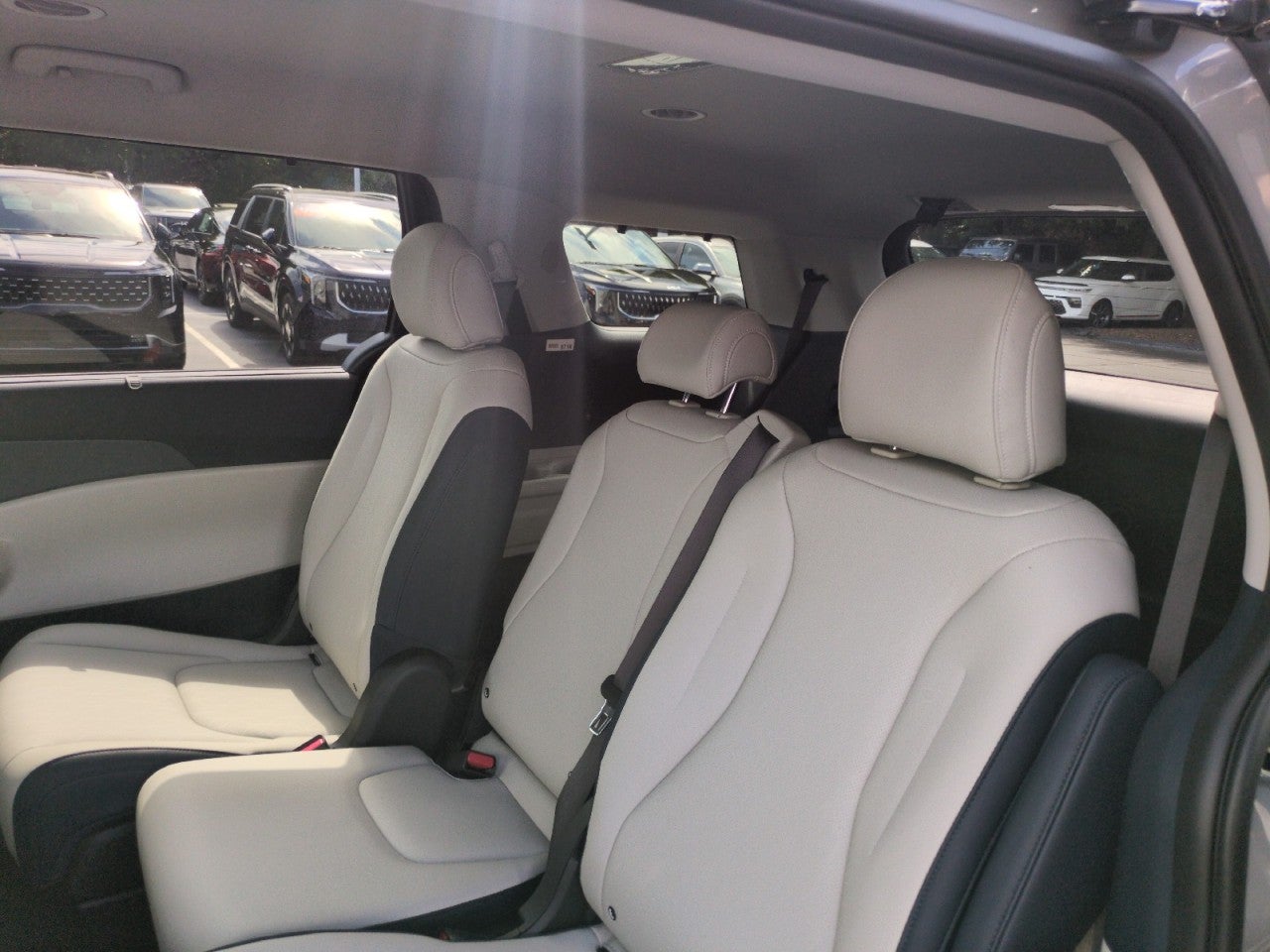 2026 Kia Carnival Hybrid EX