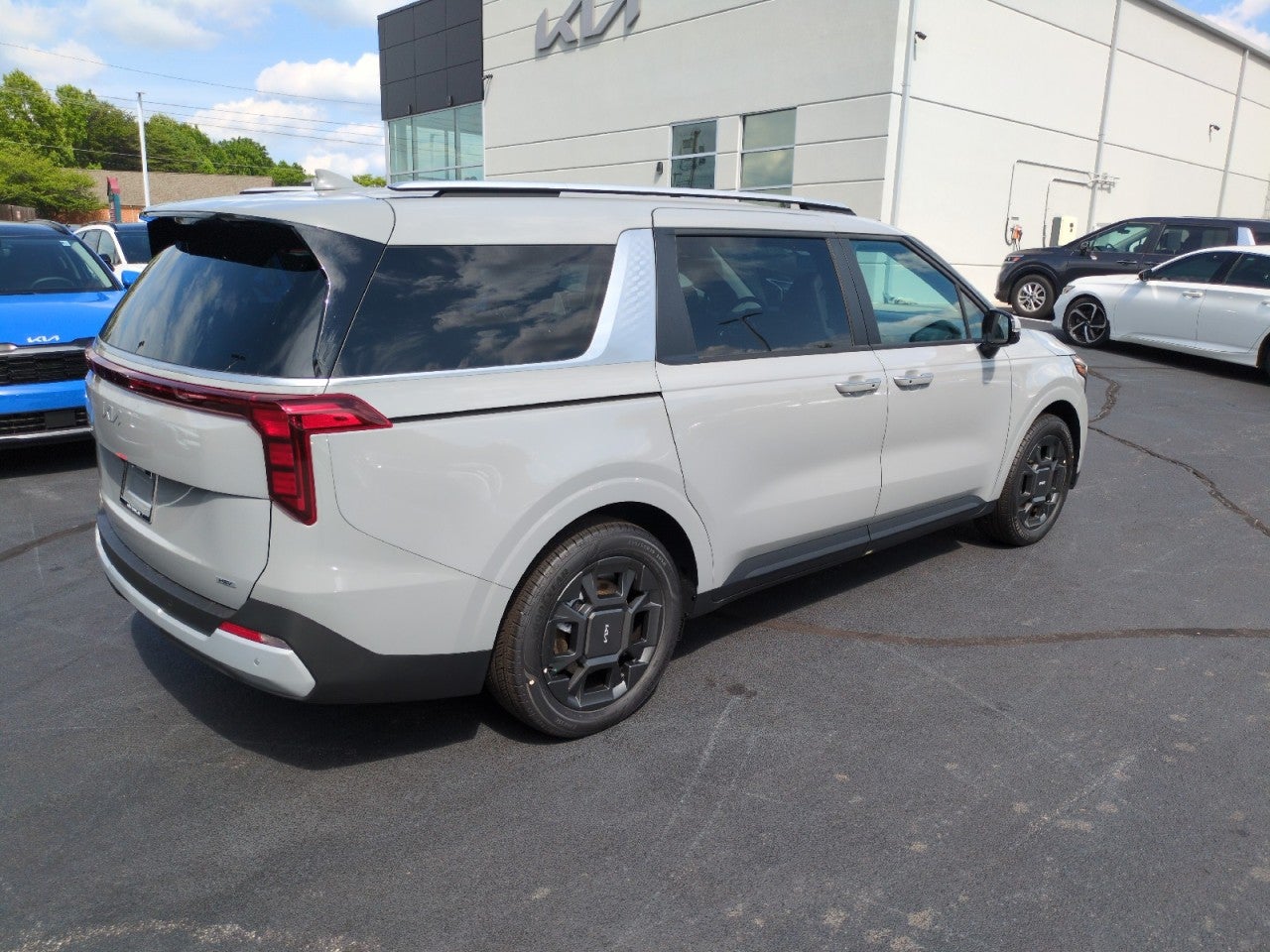 2026 Kia Carnival Hybrid EX