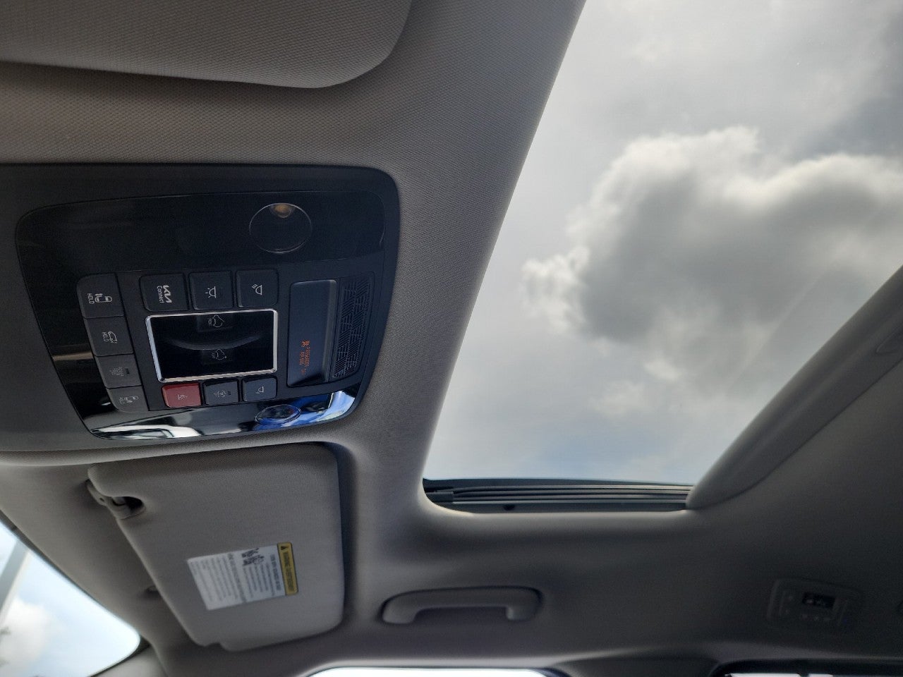 2027 Kia Carnival Hybrid SX