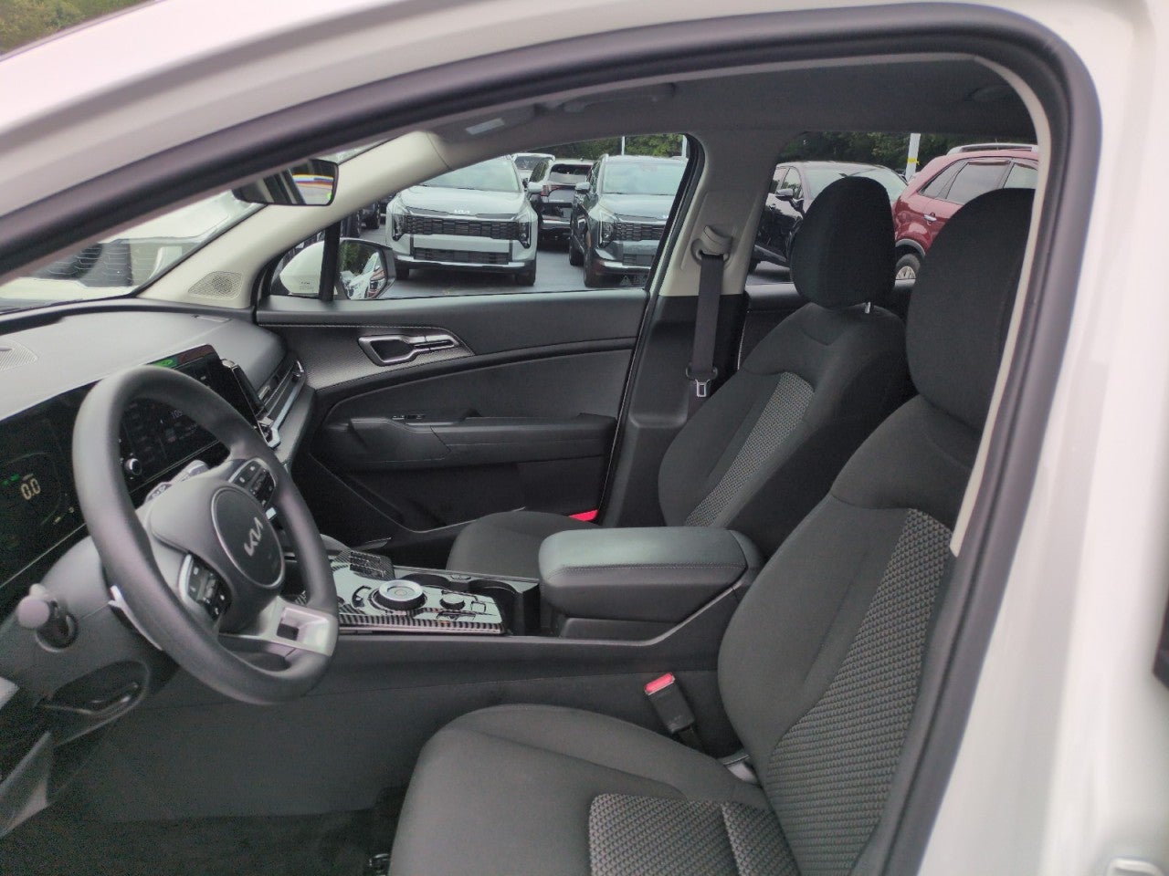 2024 Kia Sportage Hybrid LX